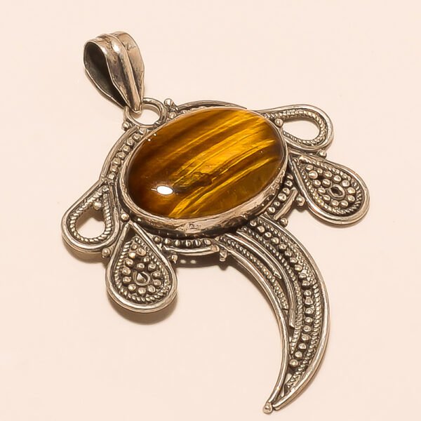 VINTAGE 92.5 STERLING SILVER CARVED BEAUTIFUL TIGER EYE PENDANT