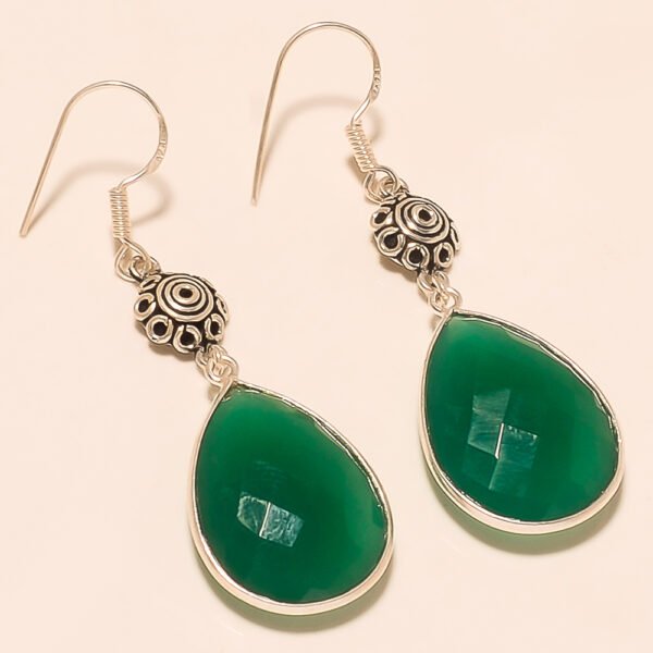 92.5 STERLING  SILVER CARVED BEAUTIFUL ONYX DROP EARRING