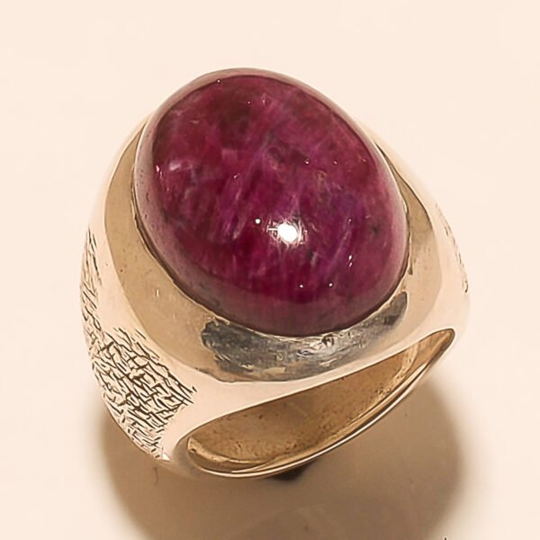 92.5 STERLING SILVER CARVED BEAUTIFUL RUBY RING