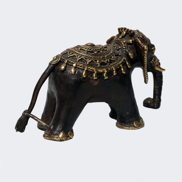 VINTAGE BEAUTIFUL DECORATIVE BRASS ELEPHANT - Image 2