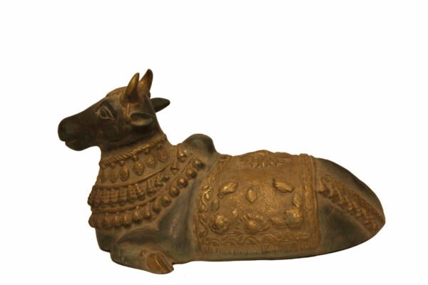 VINTAGE BEAUTIFUL CARVED BRASS COW - Image 3