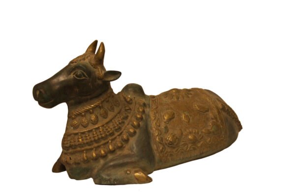 VINTAGE BEAUTIFUL CARVED BRASS COW - Image 4