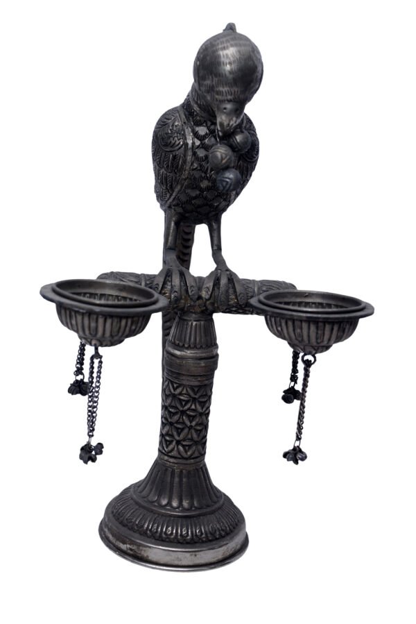 VINTAGE DECORATIVE METAL PARROT OIL LAMP - Image 2