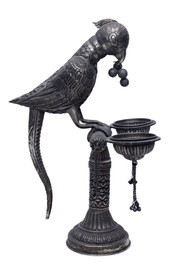 VINTAGE DECORATIVE METAL PARROT OIL LAMP - Image 3