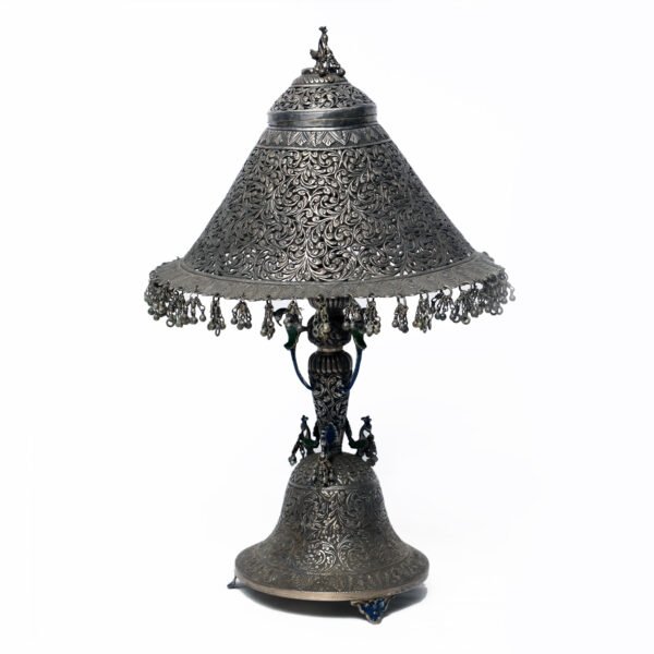 DECORATIVE BEAUTIFUL SILVER LAMP STAND