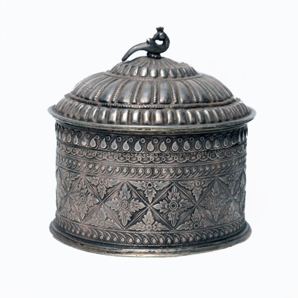 DECORATIVE BEAUTIFUL SILVER JEWELLERY BOX