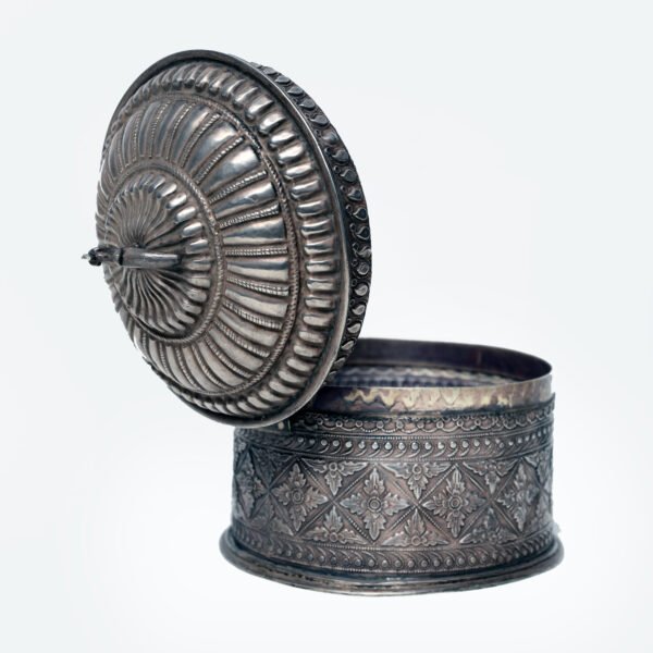 DECORATIVE BEAUTIFUL SILVER JEWELLERY BOX - Image 3