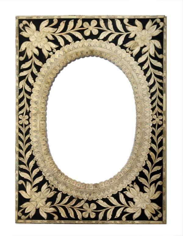 VINTAGE DECORATIVE BEAUTIFUL CRAFTED FLOWER FRAME