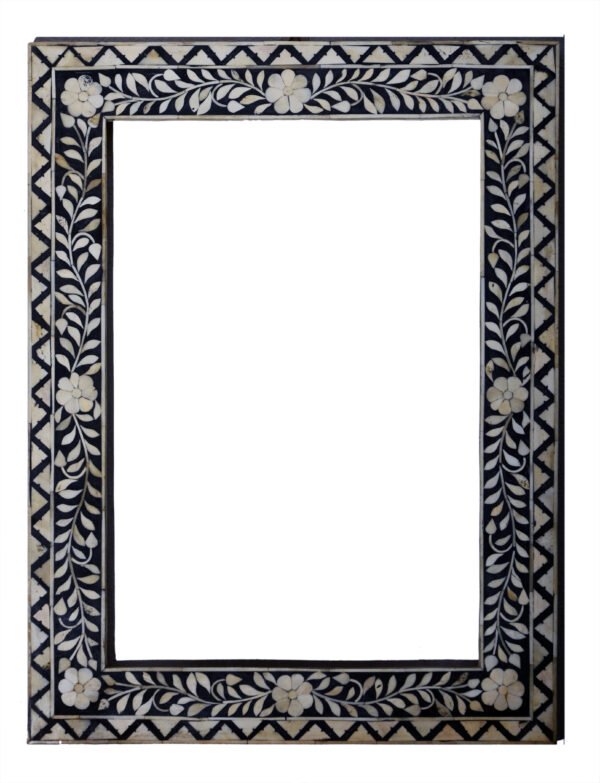 VINTAGE BEAUTIFUL CRAFTED FLOWER FRAME