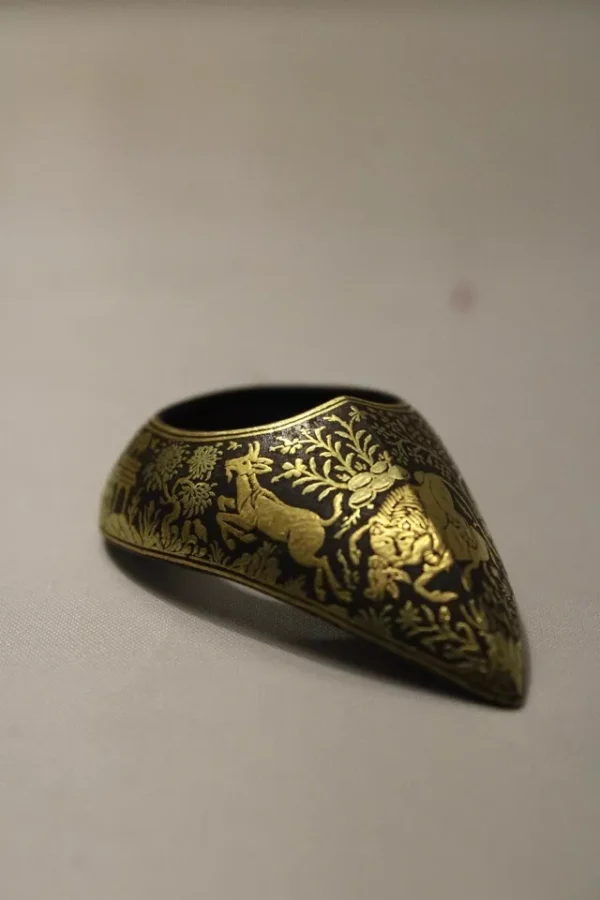 vintage original Ottoman mughal islamic Gold, archer thumb ring - Image 4