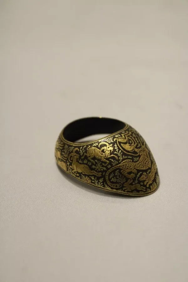 vintage original Ottoman mughal islamic Gold, archer thumb ring - Image 2