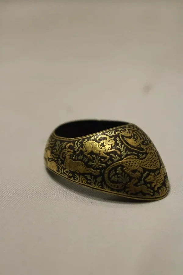 vintage original Ottoman mughal islamic Gold, archer thumb ring - Image 4