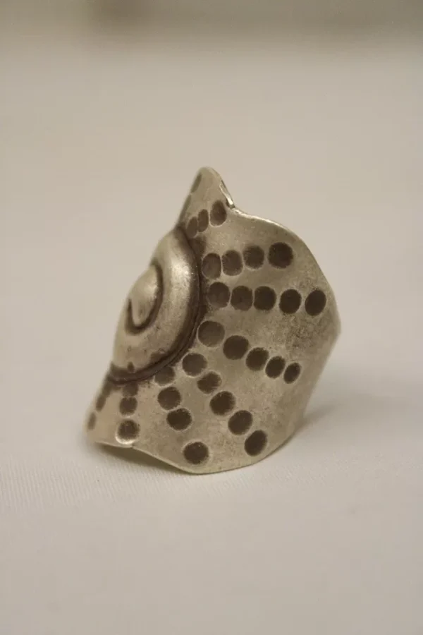 Hammered Spirals Tube Eye Figure Sterling Silver Ring - Image 2