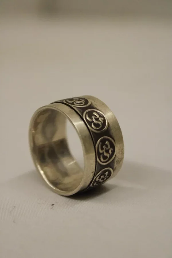 Men's Sterling Silver Spinner Om Band Ring - Image 2