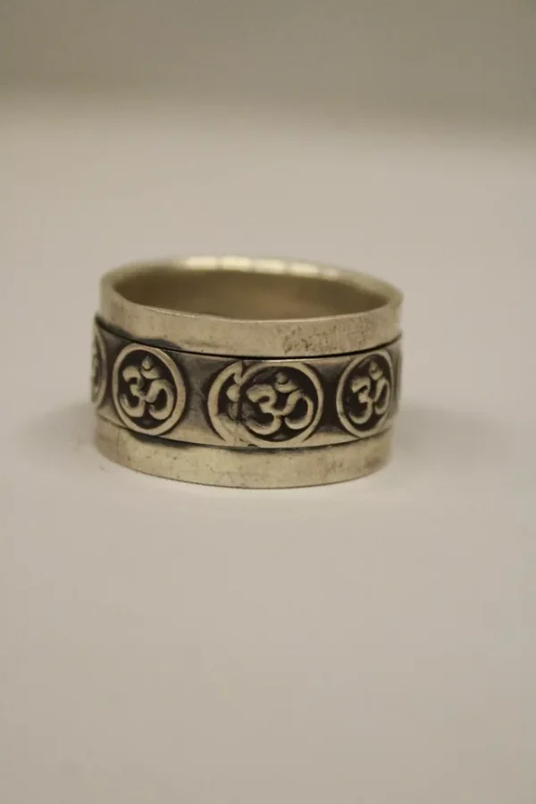 Men's Sterling Silver Spinner Om Band Ring - Image 3