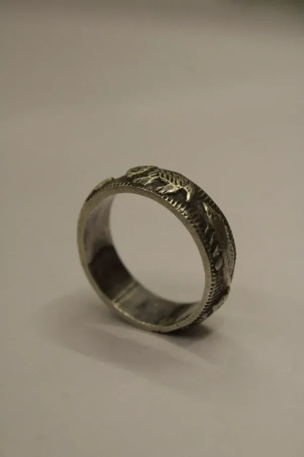 Vintage Sterling Silver Native Animal Engraved Ring - Image 2