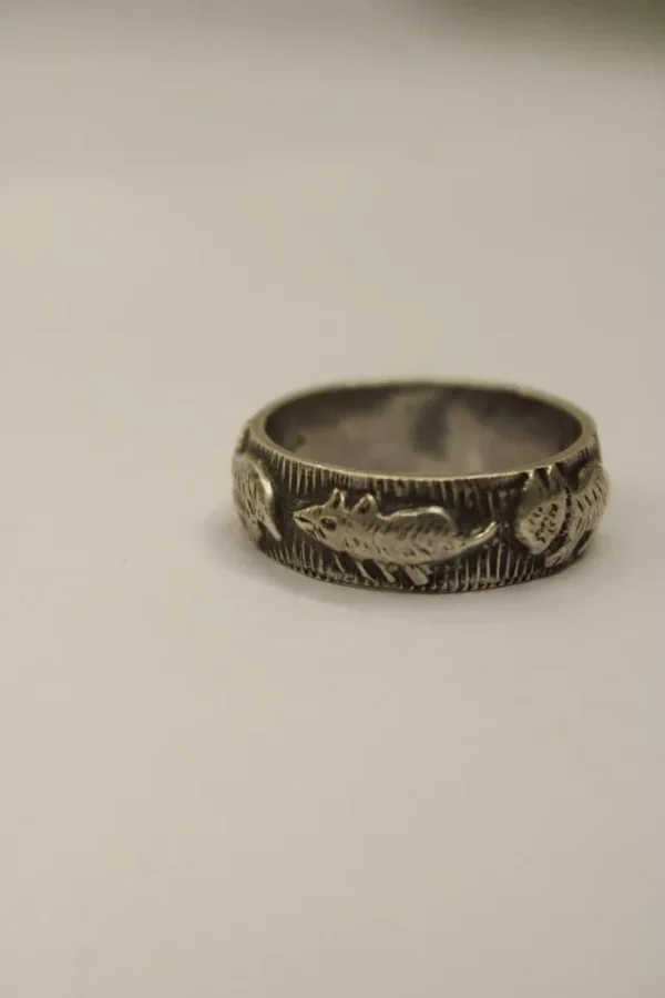 Vintage Sterling Silver Native Animal Engraved Ring - Image 3