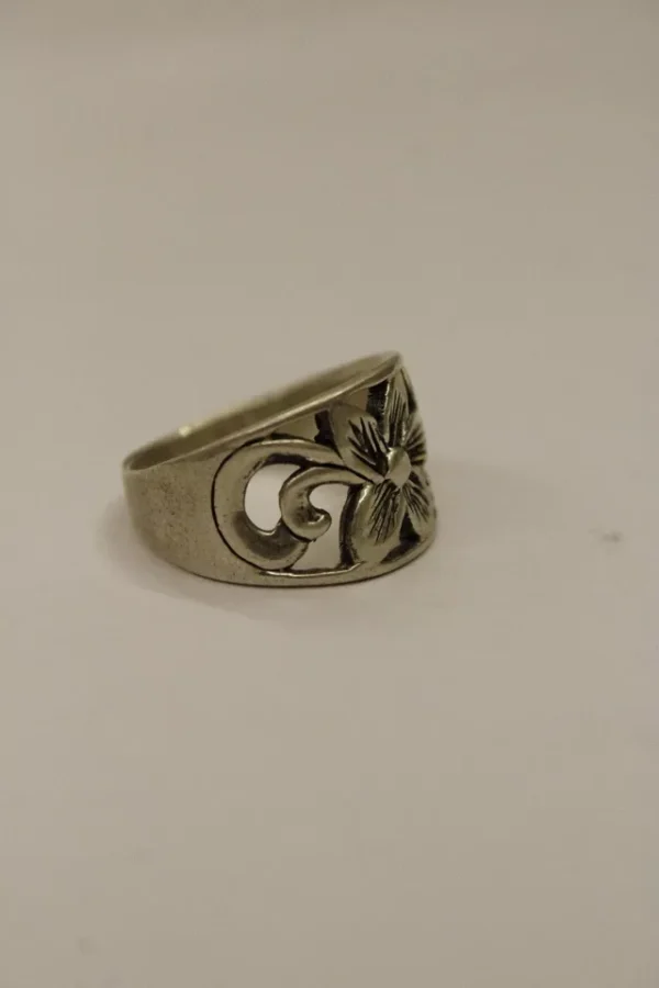 Sterling Silver Flower Engraved Design Ring For Women - Image 2