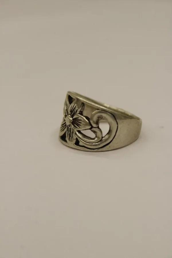 Sterling Silver Flower Engraved Design Ring For Women - Image 3