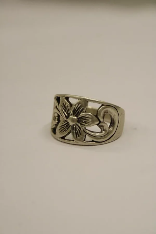 Sterling Silver Flower Engraved Design Ring For Women - Image 4